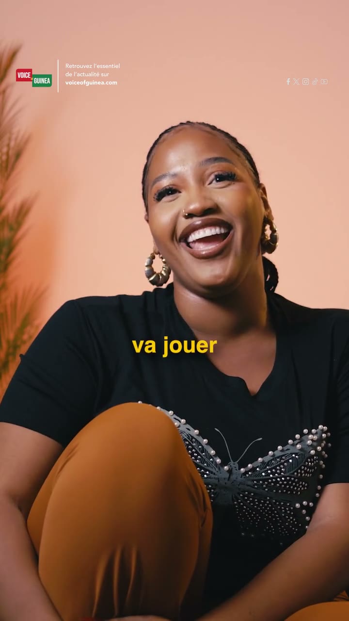 Katy sourit pendant son entrevue Conakry Raconte